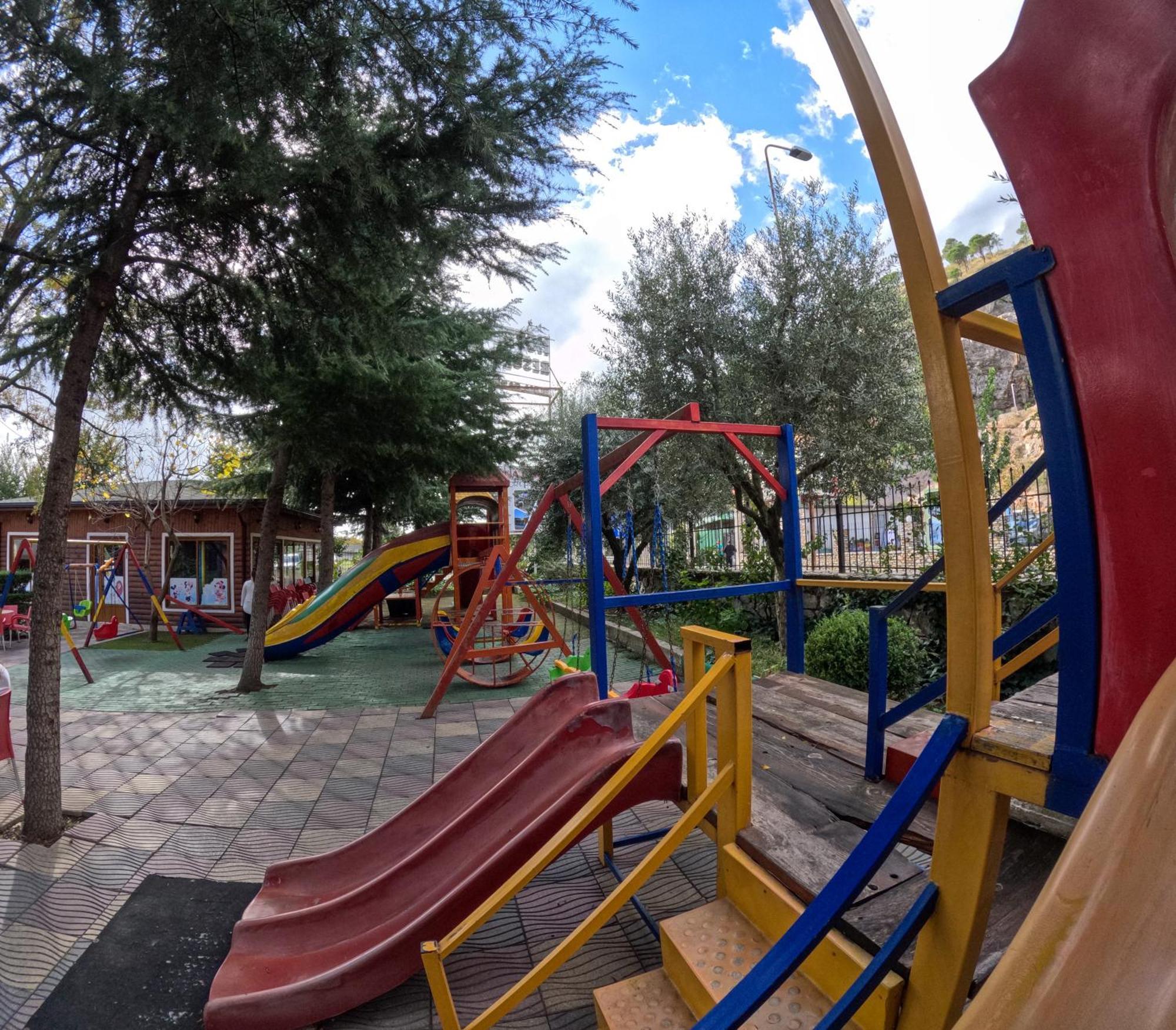Buna Park Hotel Shkoder Exterior photo
