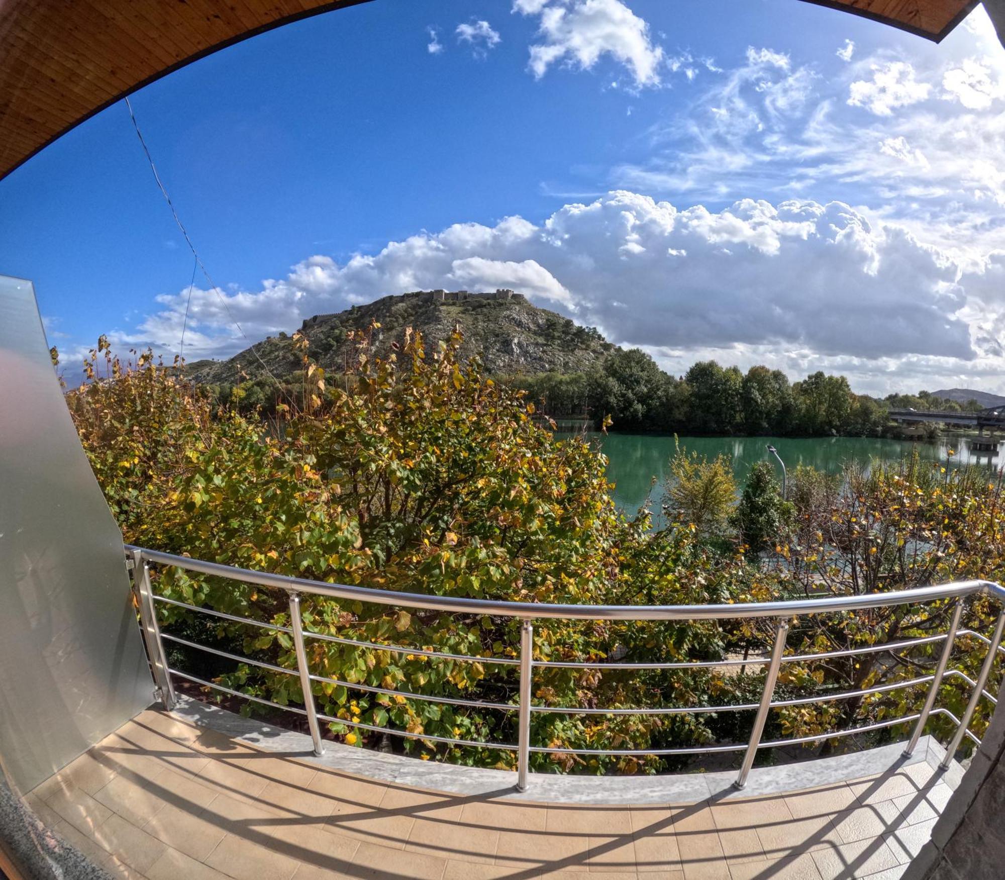 Buna Park Hotel Shkoder Exterior photo