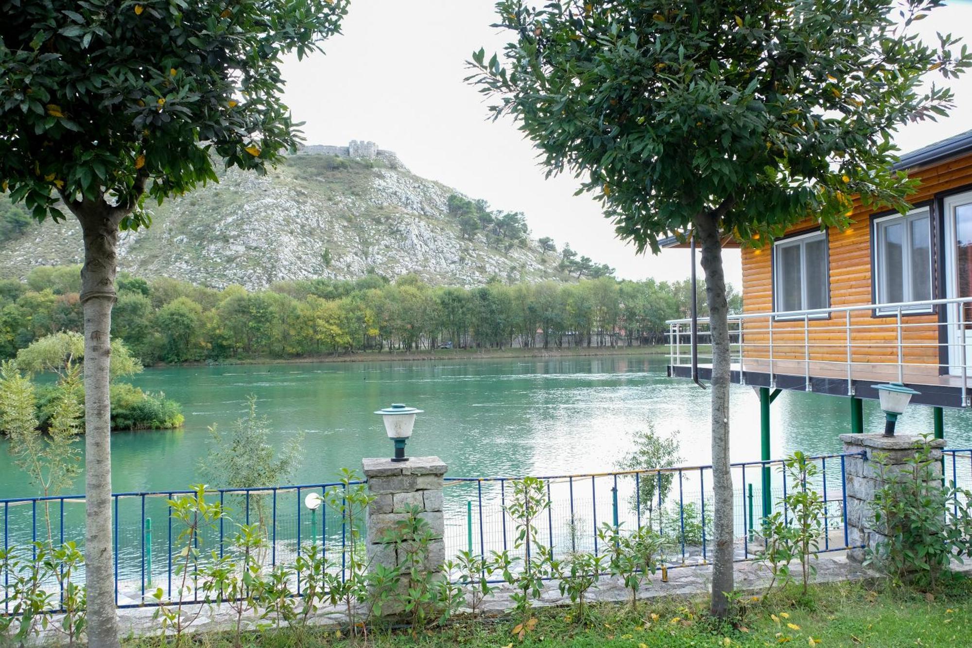 Buna Park Hotel Shkoder Exterior photo