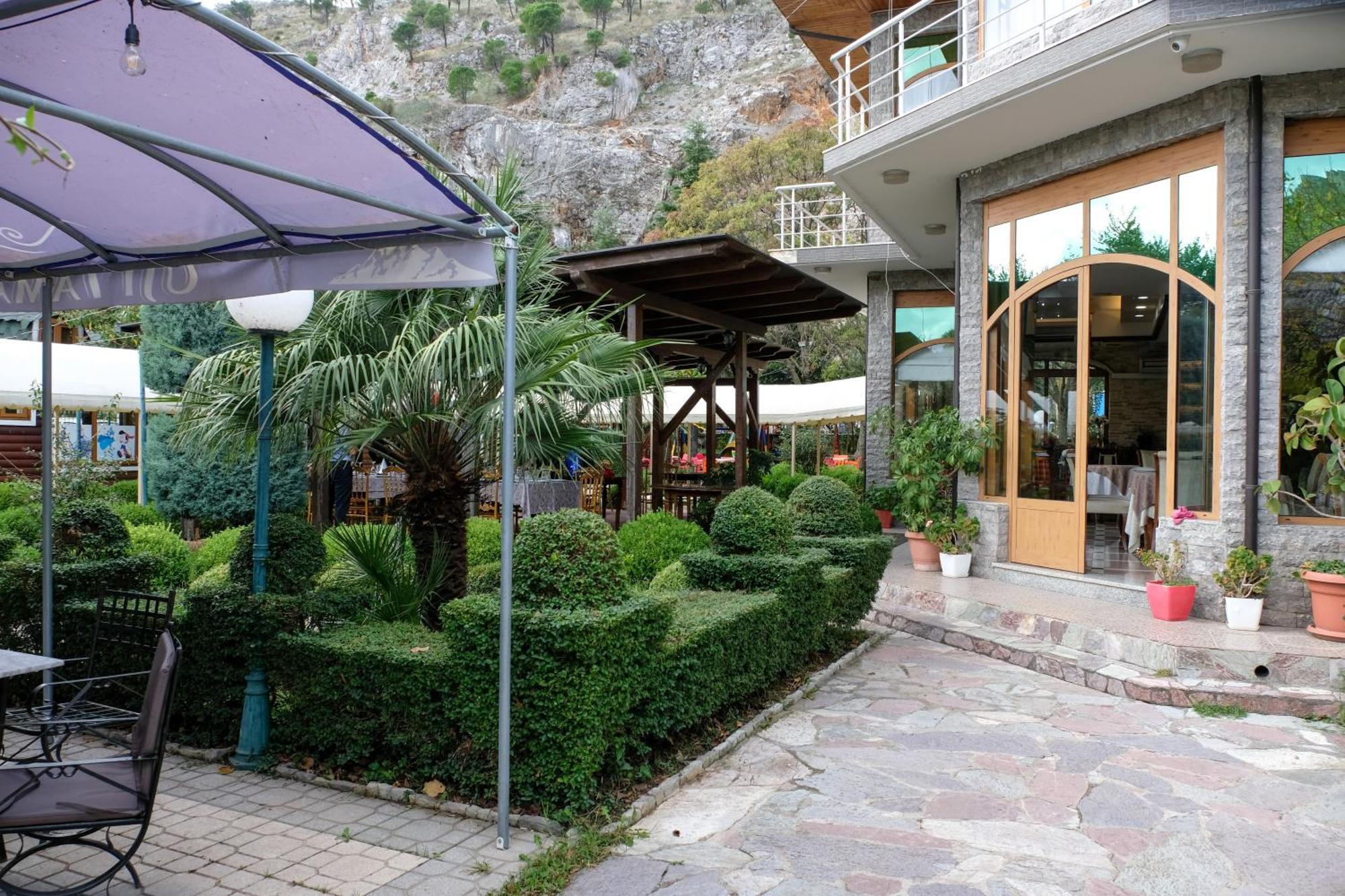 Buna Park Hotel Shkoder Exterior photo