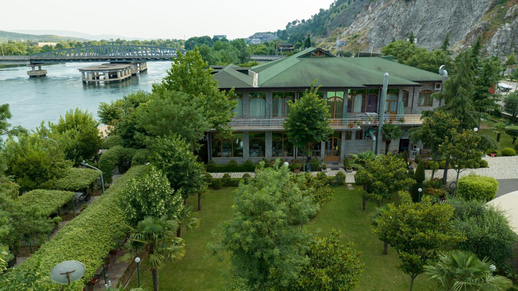 Buna Park Hotel Shkoder Exterior photo