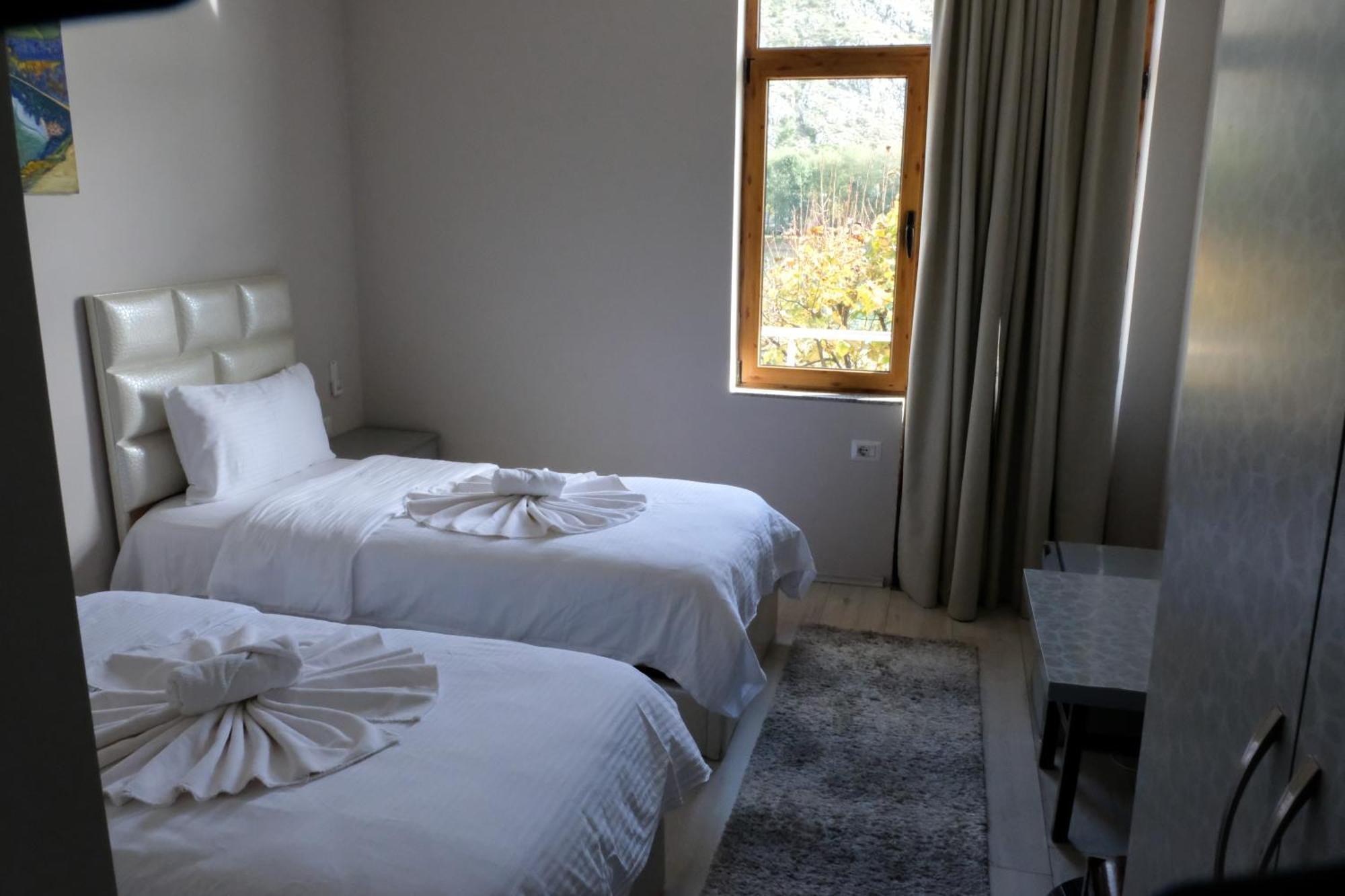 Buna Park Hotel Shkoder Exterior photo