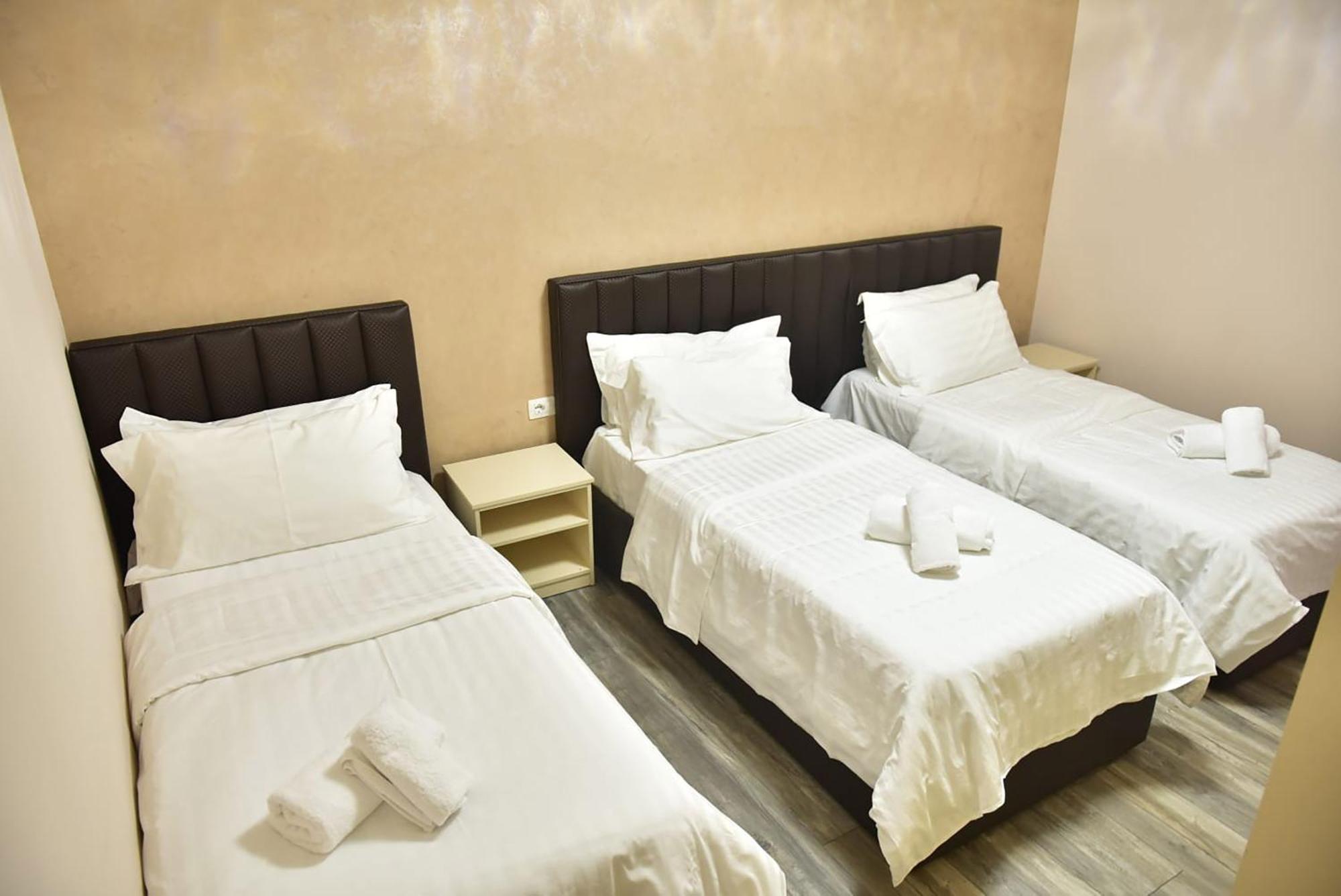 Buna Park Hotel Shkoder Exterior photo